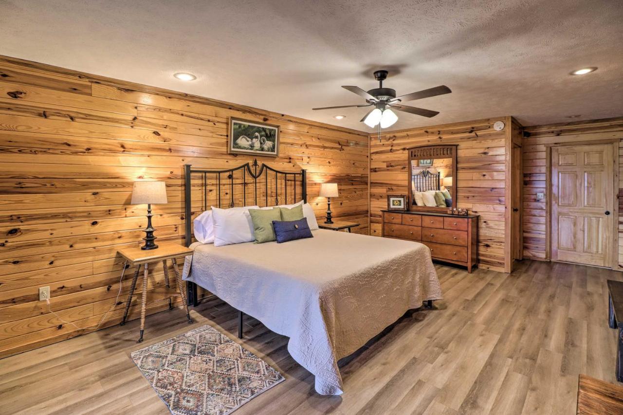 Piney Bluff Retreat With Mountain Views! Villa Екстериор снимка