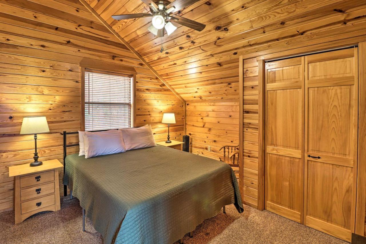 Piney Bluff Retreat With Mountain Views! Villa Екстериор снимка