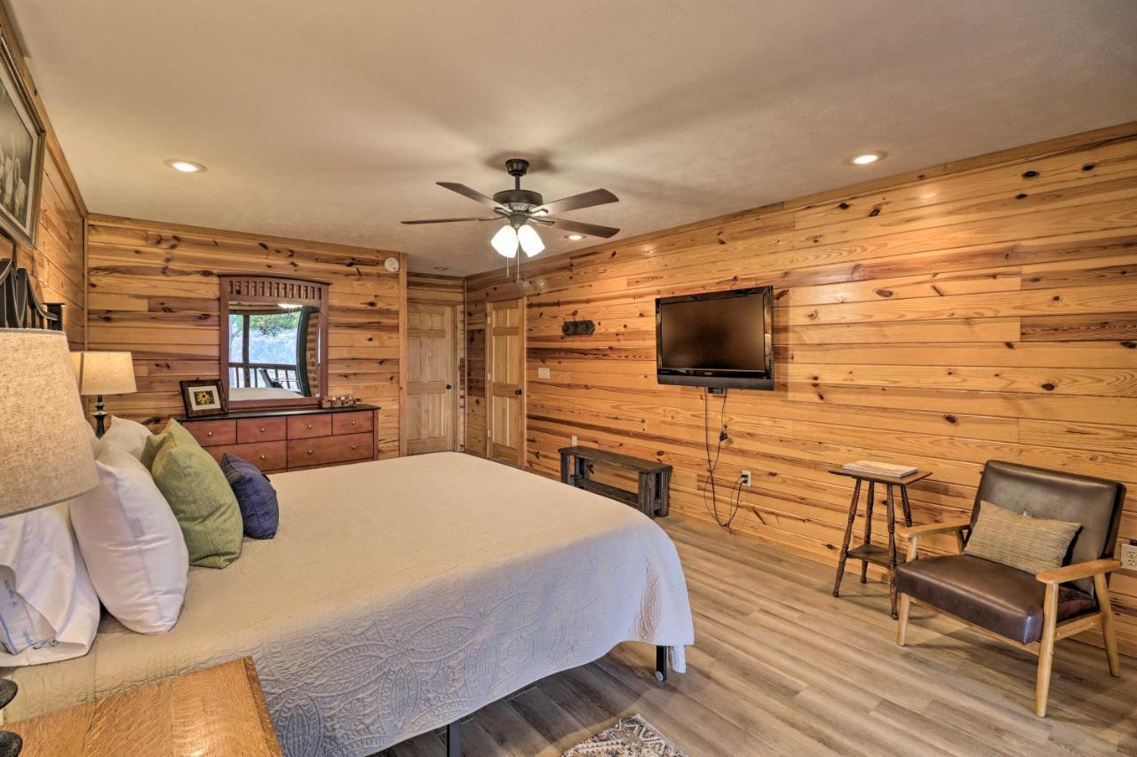 Piney Bluff Retreat With Mountain Views! Villa Екстериор снимка