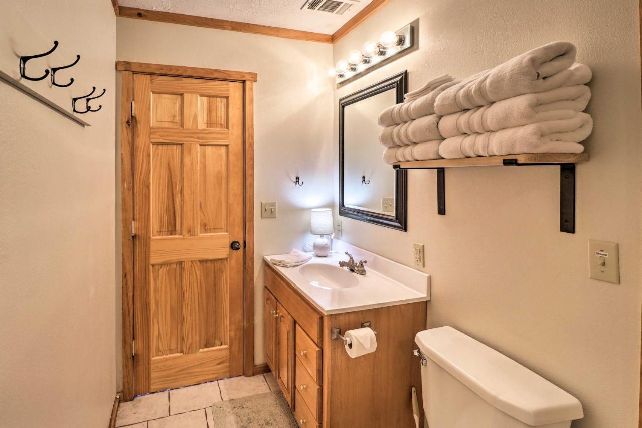 Piney Bluff Retreat With Mountain Views! Villa Екстериор снимка